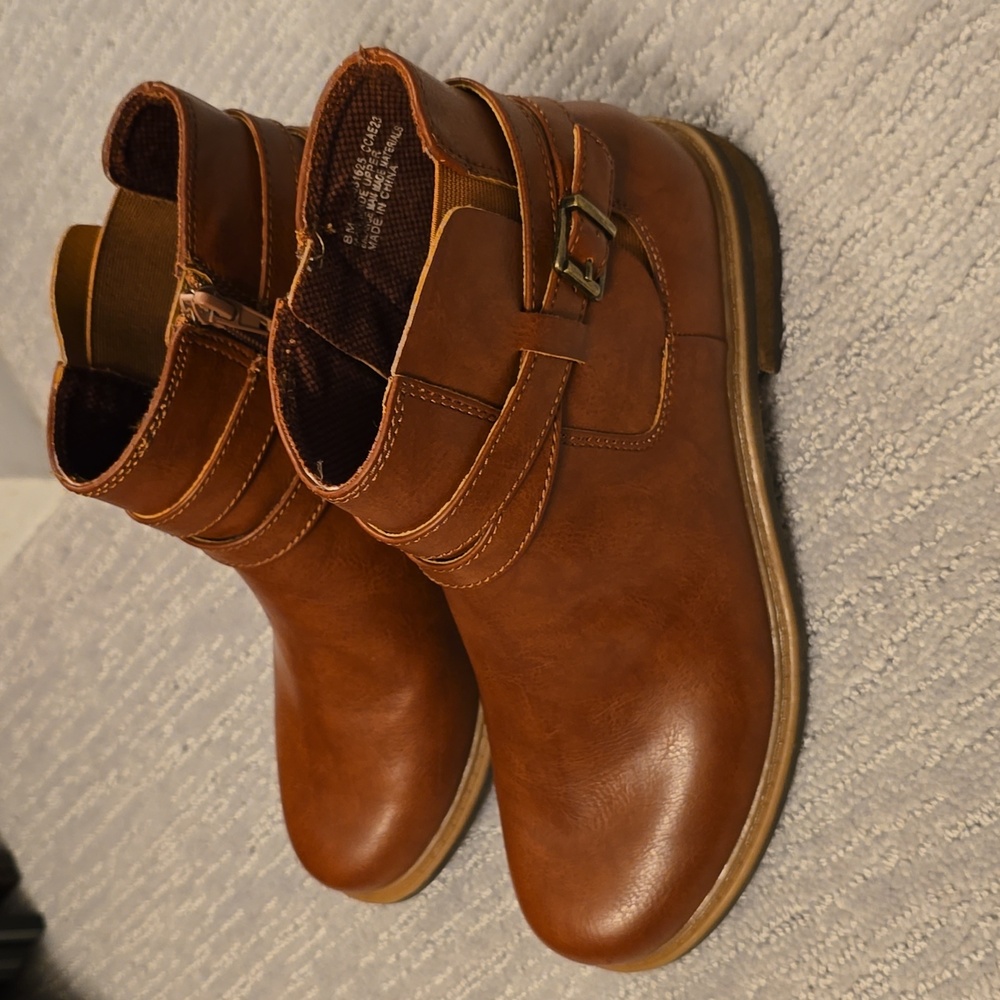NEW B.O.C. Claira Dark tan heel ankle bootie women size 8